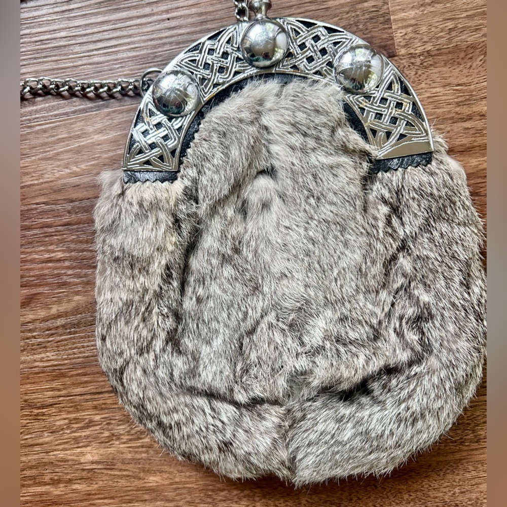 Scottish Sporran Bag Celtic Metal Cantle Fur Leather Cosplay Larping Costume - Picture 10 of 16